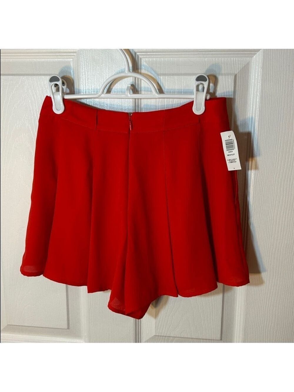 Aritzia Sunday Best Westley flame scarlet red shorts missing belt size 4 - Picture 7 of 9